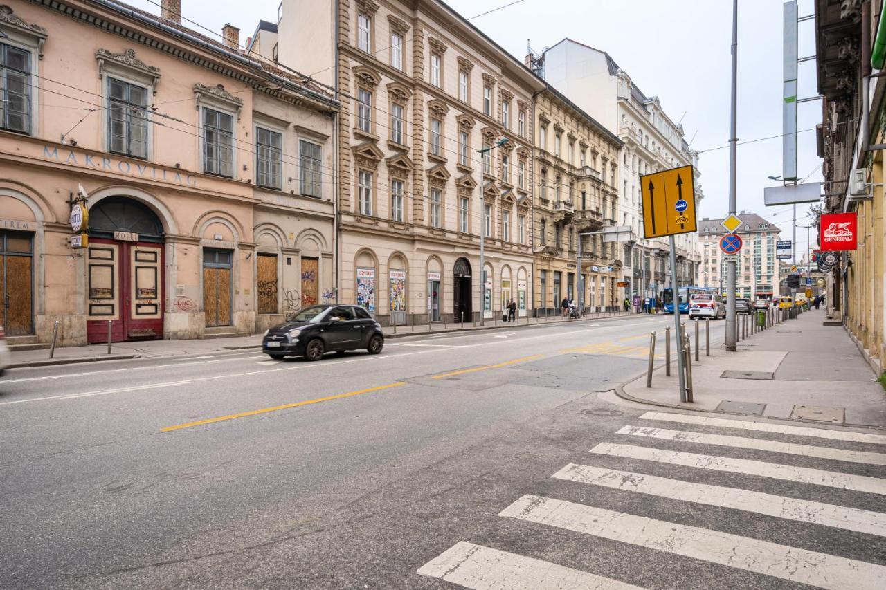 Studio Station With Gallery Budapest Kültér fotó